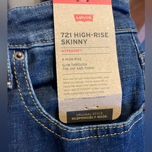 Levi’s 721 High Rise Skinny 28w x 32l